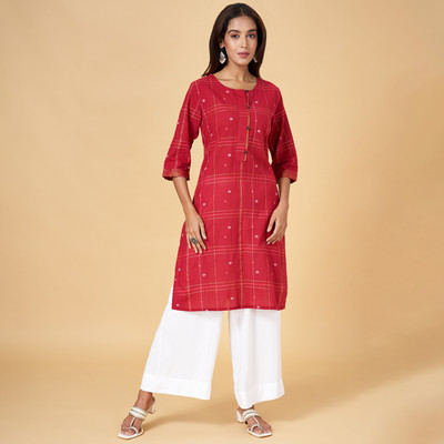 Rangmanch by Pantaloons Women Self Design Straight Kurta(Maroon)
