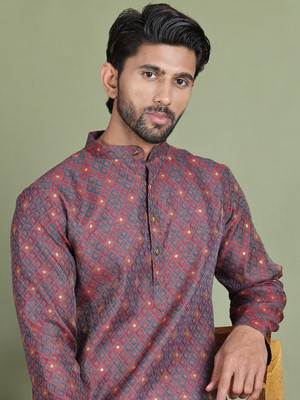 Jompers Men Woven Design Straight Kurta(Maroon)