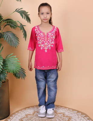 iKRABIB Girls Embroidered Straight Kurta(Pink)