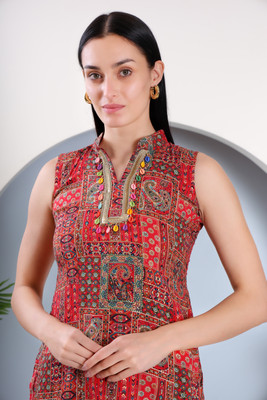 Donne Tenaci Women Embroidered Tunic Kurta(Red)