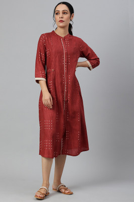 W Women Self Design Frontslit Kurta(Red)
