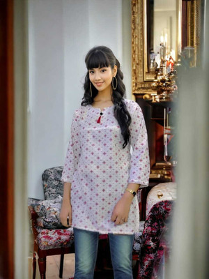 Shahbazcreation Women Floral Print A-line Kurta(White)