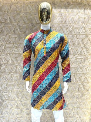 StyleVault Men Printed Straight Kurta(Multicolor)