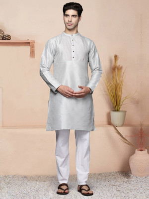 Indo Era Men Solid Straight Kurta(Grey)