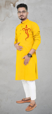 Vastra Trends Men Self Design Straight Kurta(Yellow)