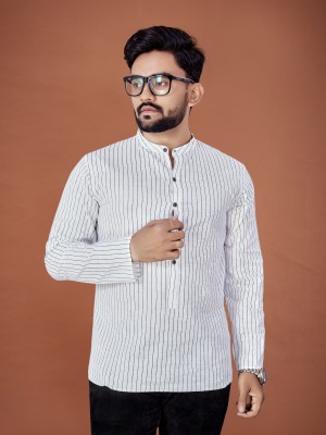 Svatantra Men Striped Straight Kurta(White)