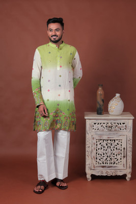 Varbandhan Men Embroidered Straight Kurta(Light Green)