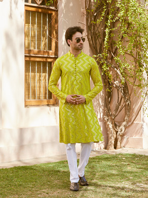 See Designs Men Embellished Straight Kurta(Green)