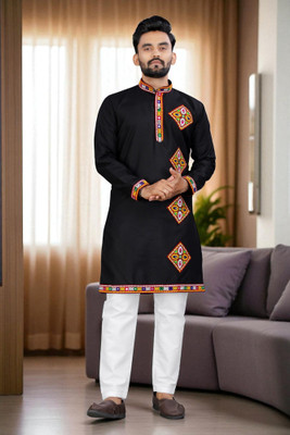 UNIQUE MOMENTS Men Patchwork A-line Kurta(Black)