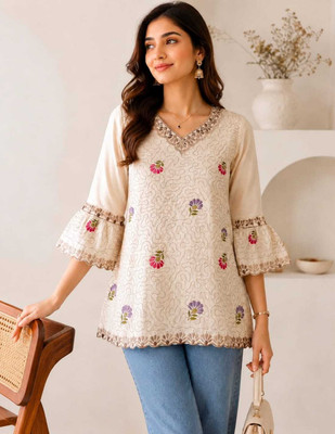Sajih Group Women Embroidered A-line Kurta(Multicolor)
