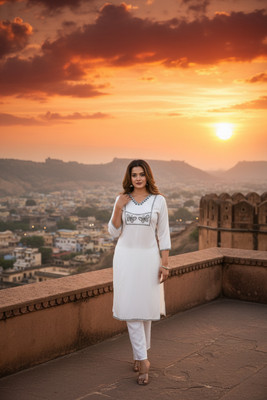 Sita Ramam Fashion Women Embroidered Straight Kurta(White)