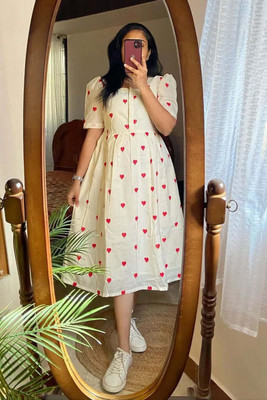 VIBELY Women Printed Anarkali Kurta(White)