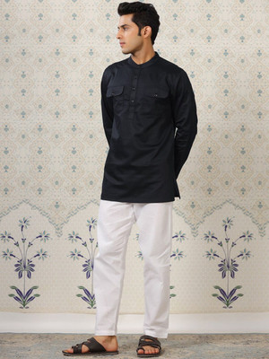 Ode by House of Pataudi Men Solid Straight Kurta(Black)