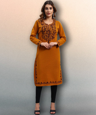 DECANTER Women Embroidered Straight Kurta(Orange)