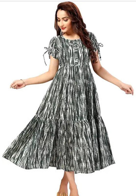 MRANDMRS Women Printed A-line Kurta(Black)