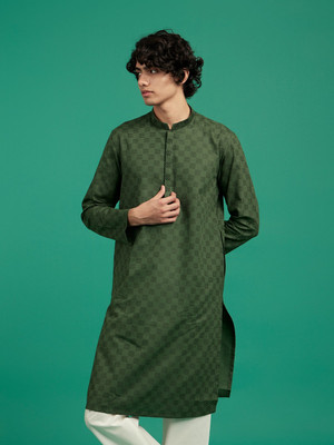 DIWAS by Manyavar Men Self Design Straight Kurta(Green)