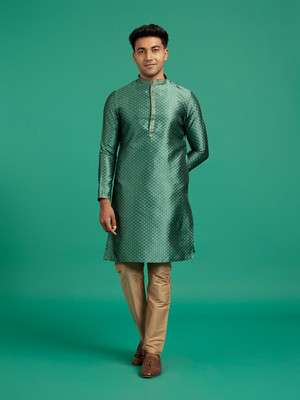 DIWAS by Manyavar Men Woven Design Straight Kurta(Green)