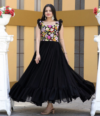 FOXDX Women Embroidered Flared Kurta(Black)