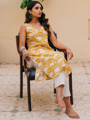 Jixpox Women Floral Print Straight Kurta(Yellow)