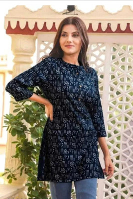 INAVISH Women Embroidered Straight Kurta(Blue)