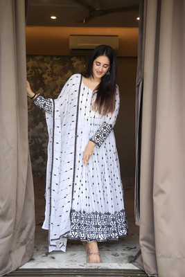 Janardan Women Printed Flared Kurta(White)