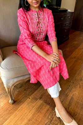 fabrictextile Women Printed Straight Kurta(Pink)
