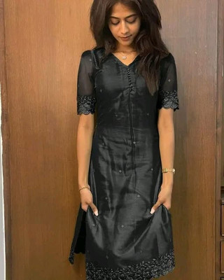 HouseOfCommon Women Embroidered Straight Kurta(Black)
