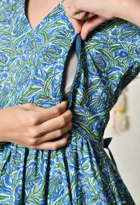 Cotnon Women Floral Print Straight Kurta(Blue)