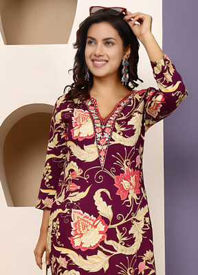 PRISCA Women Floral Print Straight Kurta(Multicolor)