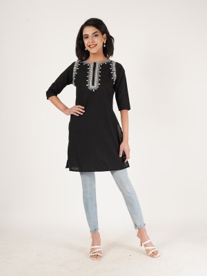 Brownverse Women Embroidered Straight Kurta(Black, White)