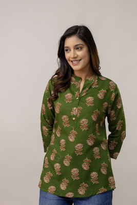 Pragusu Women Floral Print A-line Kurta(Green)