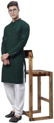 Metro Traders Men Solid Straight Kurta(Green)