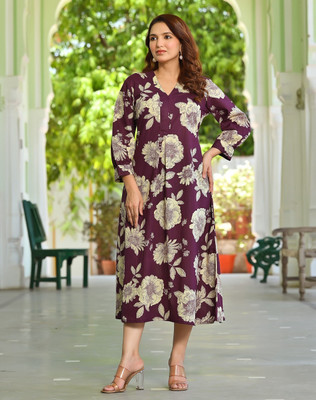 Chaukas Women Floral Print Straight Kurta(Purple)