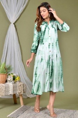 INAVISH Women Dyed/Ombre A-line Kurta(Green)