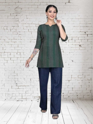 Db Fashion Cl Women Striped Straight Kurta(Green)