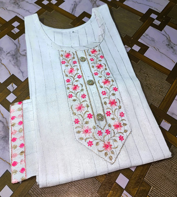 AUZAAI COLLECTION Women Embroidered Straight Kurta(White)