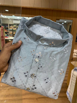 Vinaari Fab Men Embroidered Straight Kurta(Grey)