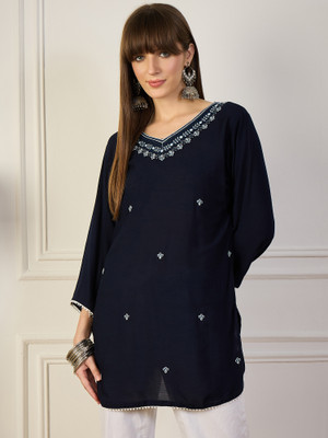 VredeVogel Women Embroidered Straight Kurta(Blue)