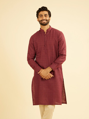 MANYAVAR Men Solid Straight Kurta(Maroon)