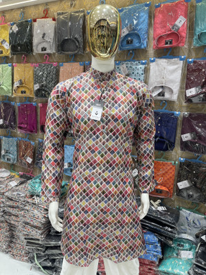 MENTIFIC Men Printed Straight Kurta(Multicolor)