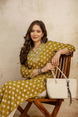 Sa Rasa Women Printed Straight Kurta(Green)