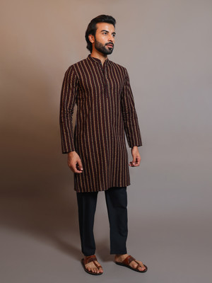 Vastraa Fusion Men Floral Print Straight Kurta(Black)