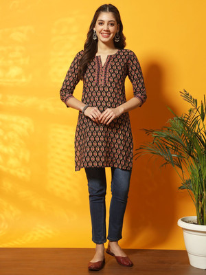 MEERANSHI LIVING Women Floral Print Straight Kurta(Multicolor)