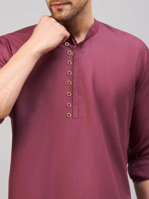 AITAVIKOVERSEAS Men Solid Straight Kurta(Maroon)