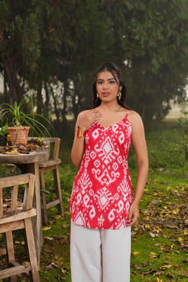 Sareeeba Women Ikat Straight Kurta(Red)