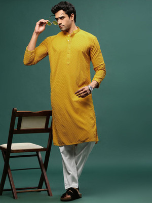 Sangria Men Floral Print Straight Kurta(Yellow)