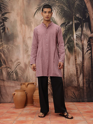 Sangria Men Solid Straight Kurta(Pink)