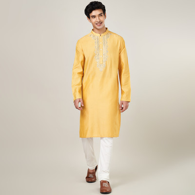 Indus Route by Pantaloons Men Dyed/Ombre Straight Kurta(Yellow)