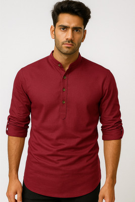 Svatantra Men Solid Straight Kurta(Maroon)