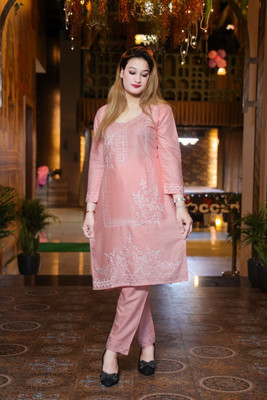 KHUSHI FARAZ Women Embroidered A-line Kurta(Pink)